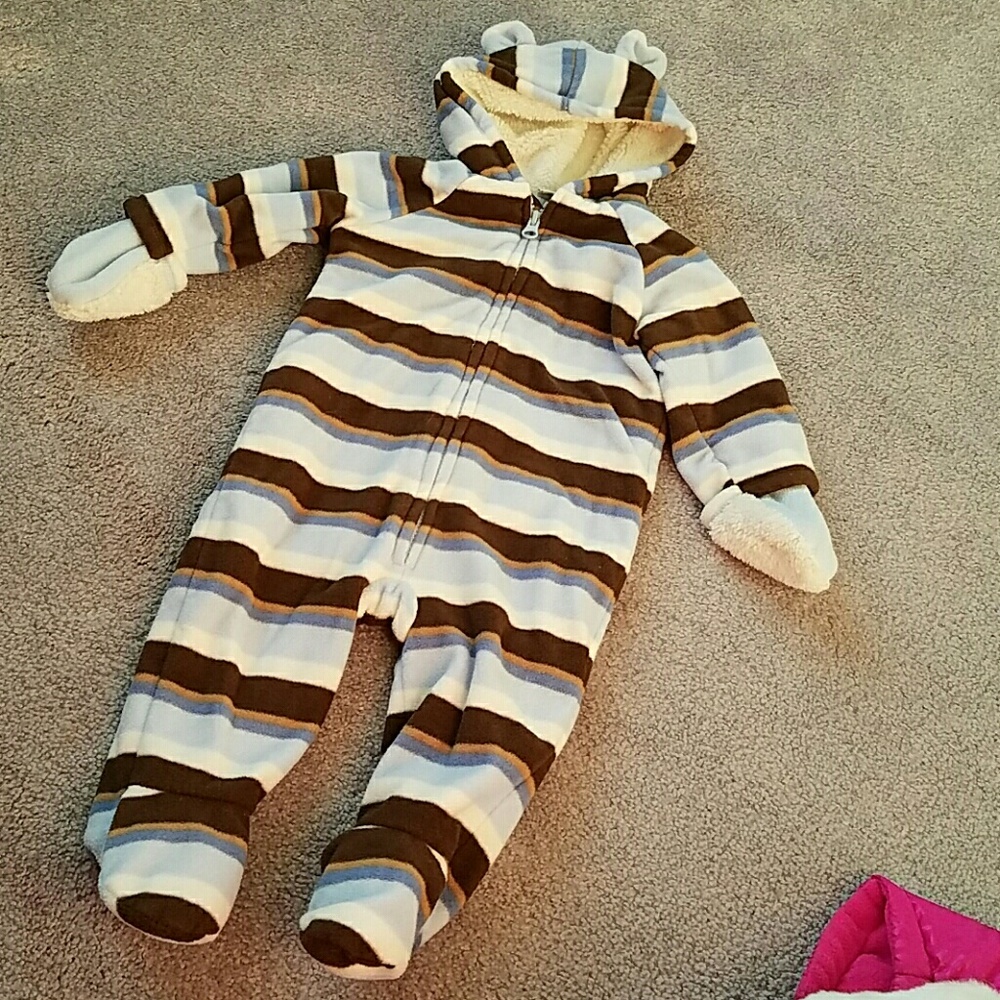Warm footie jacket onesie with hand covers
